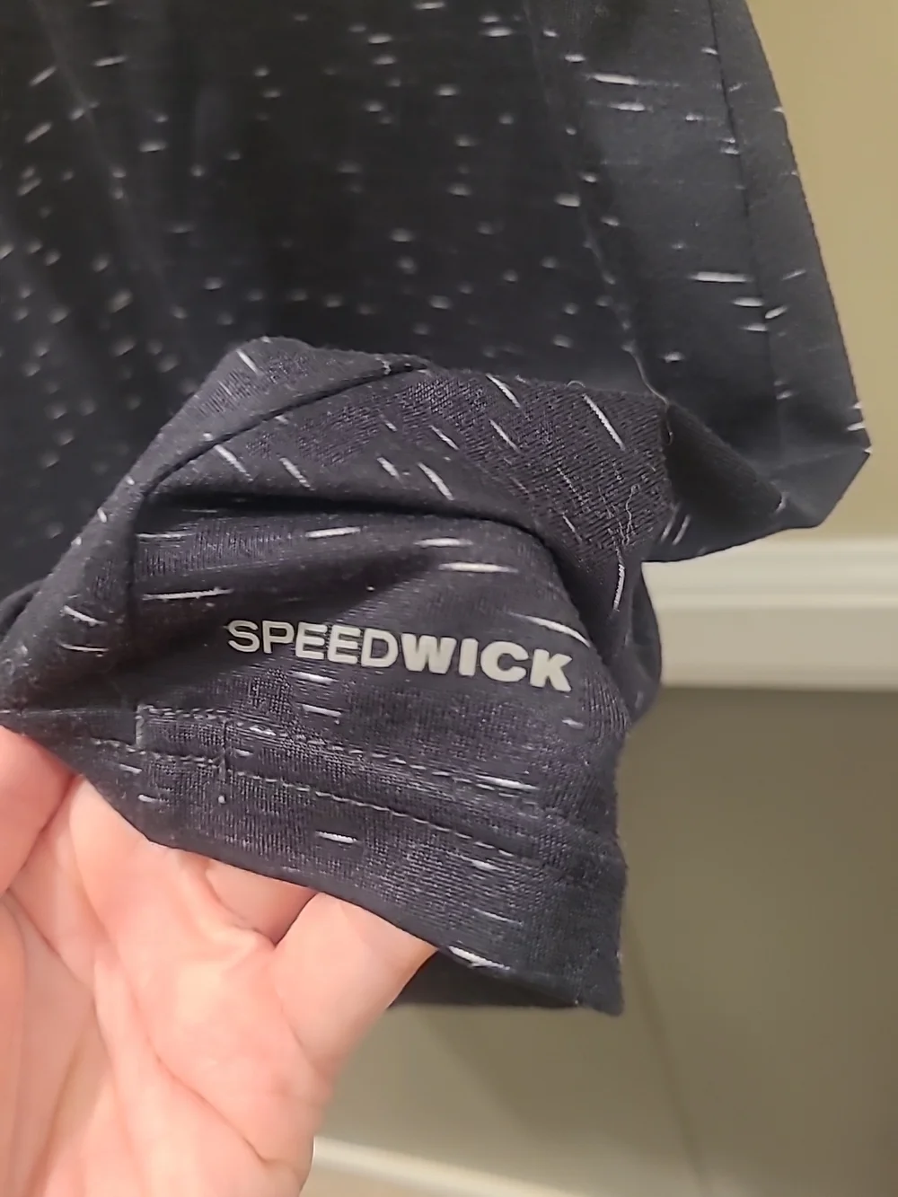 Reebok Women’s Athletic Top Size L VNeck Speckled Speedwick BLK/WhT Activewear - Picture 3 of 12